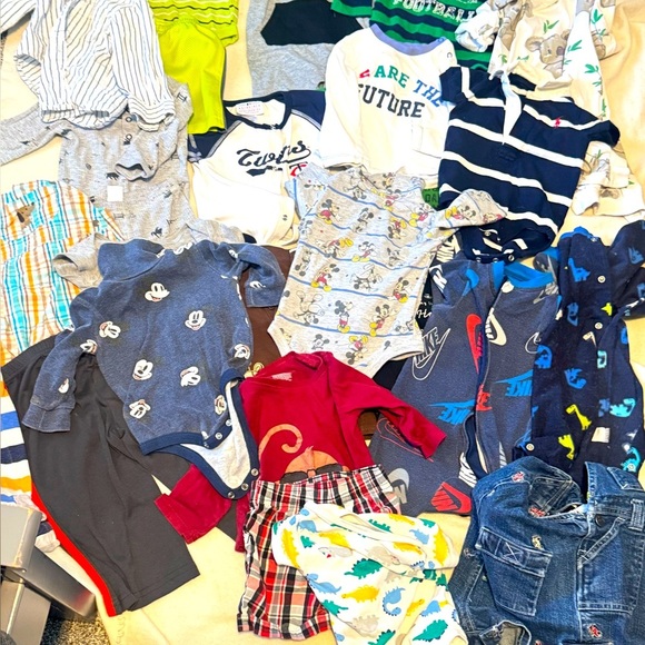 Bundle of shirt, short, onsie 27 boys' clothing 6-9 months for infants/baby - Picture 4 of 12